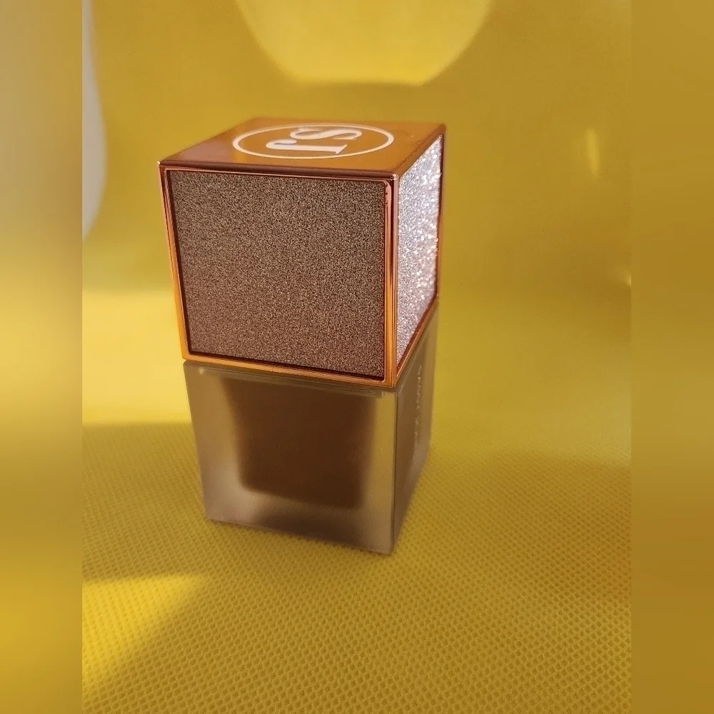 Sassy Jones‎ foundation